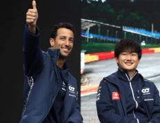 168赛车：世界-F1：劳森没戏，角田裕毅位置稳了，明年继续搭档里卡多！