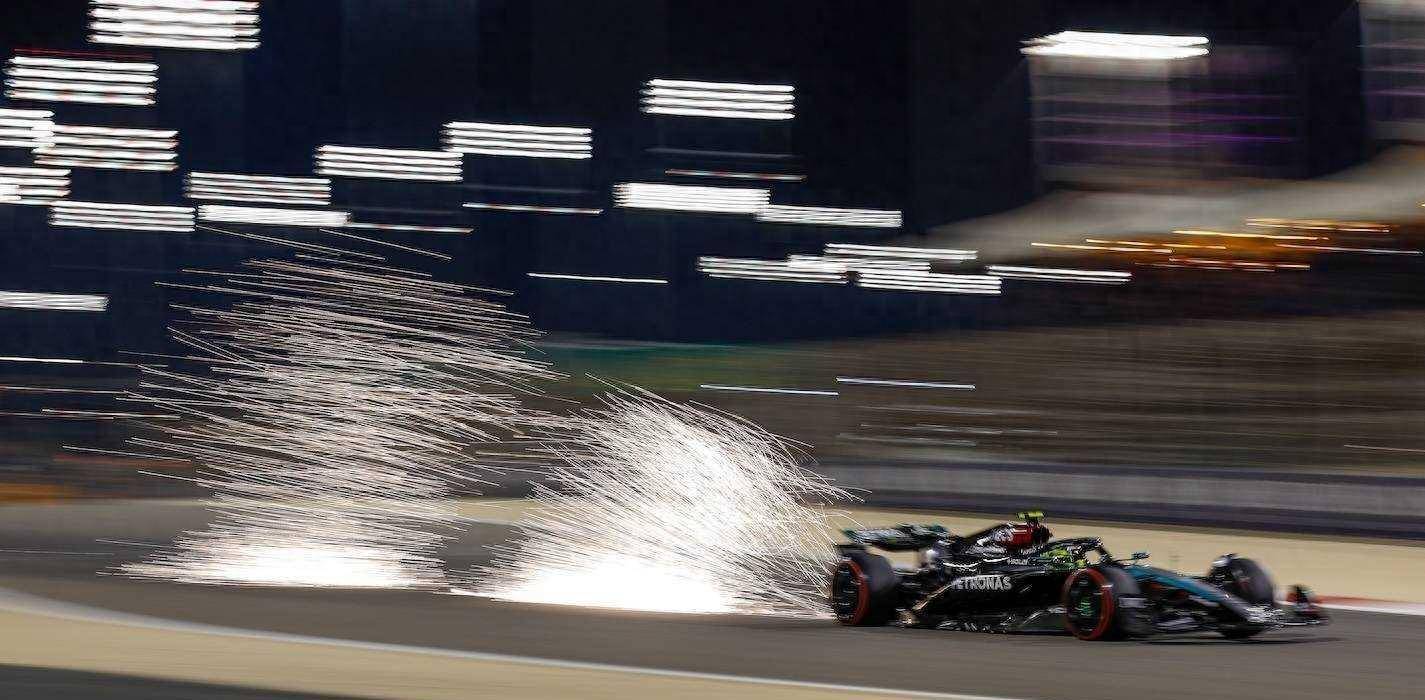F1赛车世界：F1巴林：汉密尔顿表现失常，为了正式比赛梅奔车队牺牲了排位赛